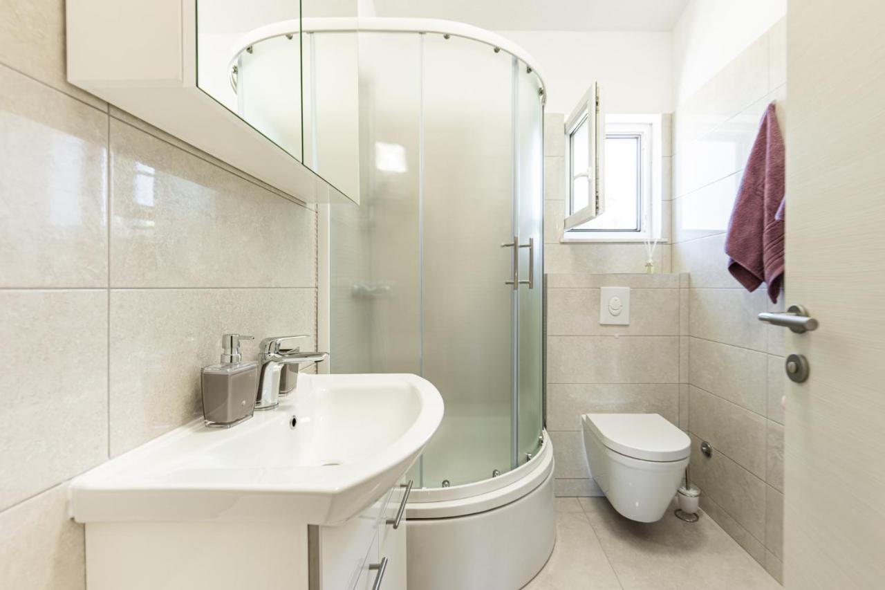 Apratman Mares Apartment *
